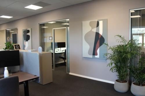 Indretning af møderum i storrumskontor i København