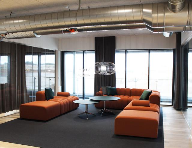 Indretning af flot og stilrent bestyrelseslokale