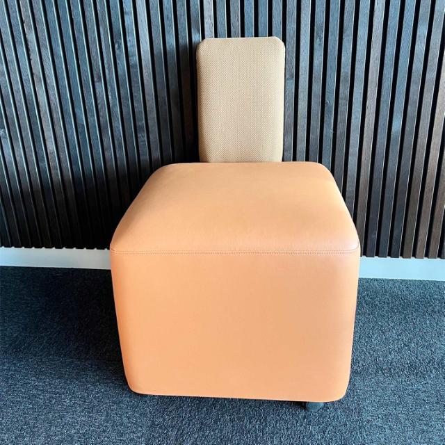 FourLike hjørnesofa og stol