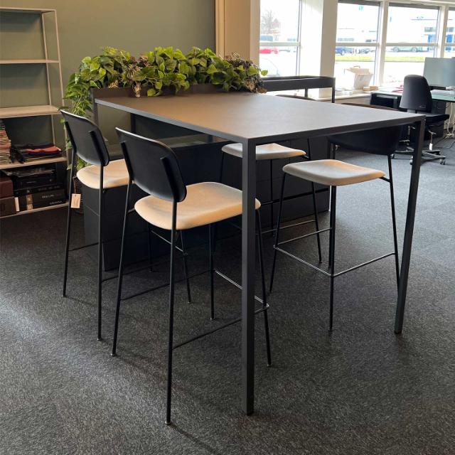 HAY New Ordre bord- og reolopstilling