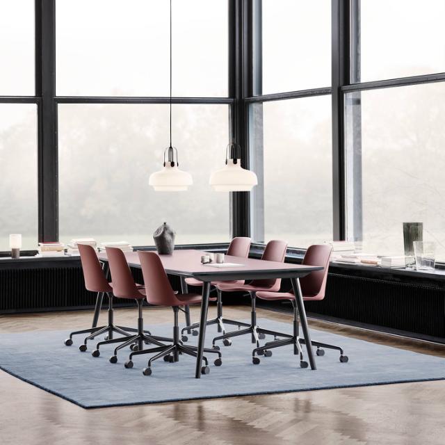 IN BETWEEN mødebord