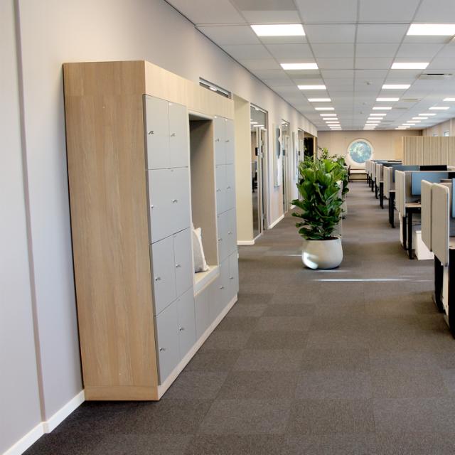 Garderobe til medarbejdere på kontoret hos Hisense